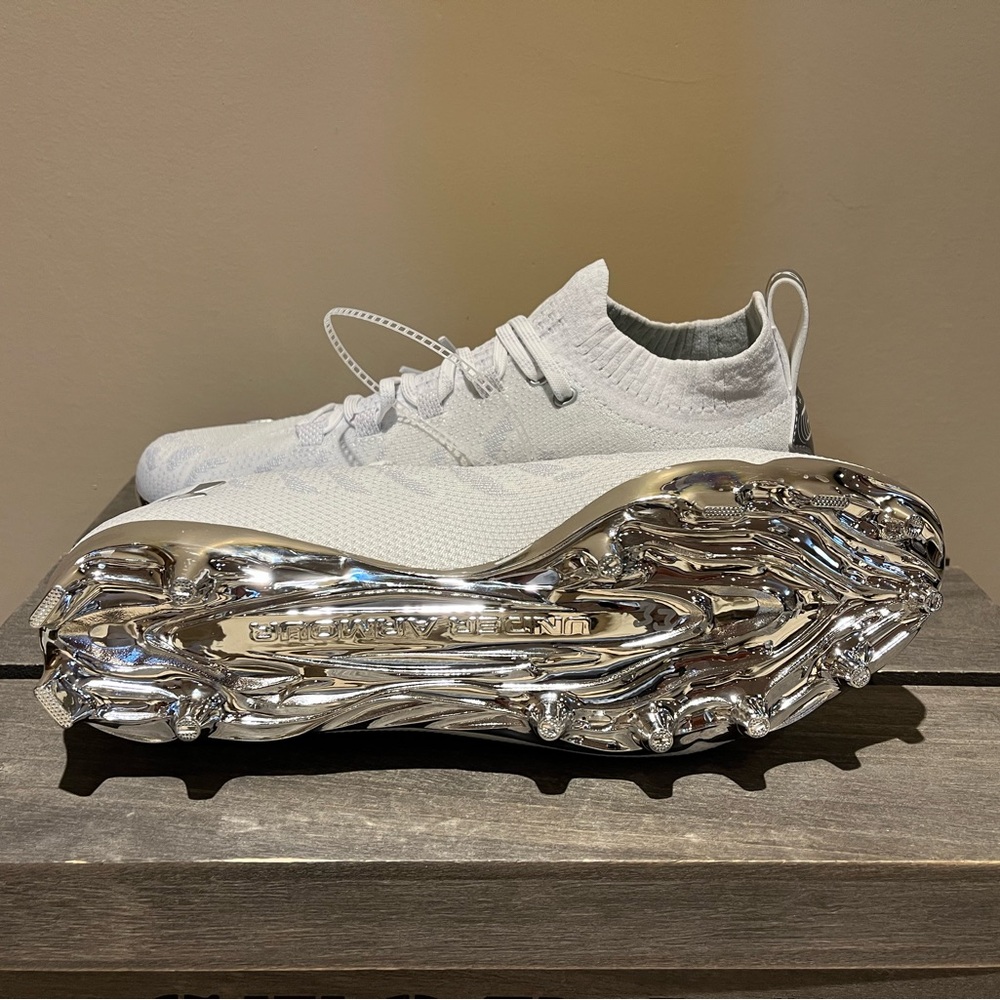 Under Armour Spotlight Lux MC Football Cleat White/Silver 3023959 101 Sz 16 NWOB - Picture 2 of 7